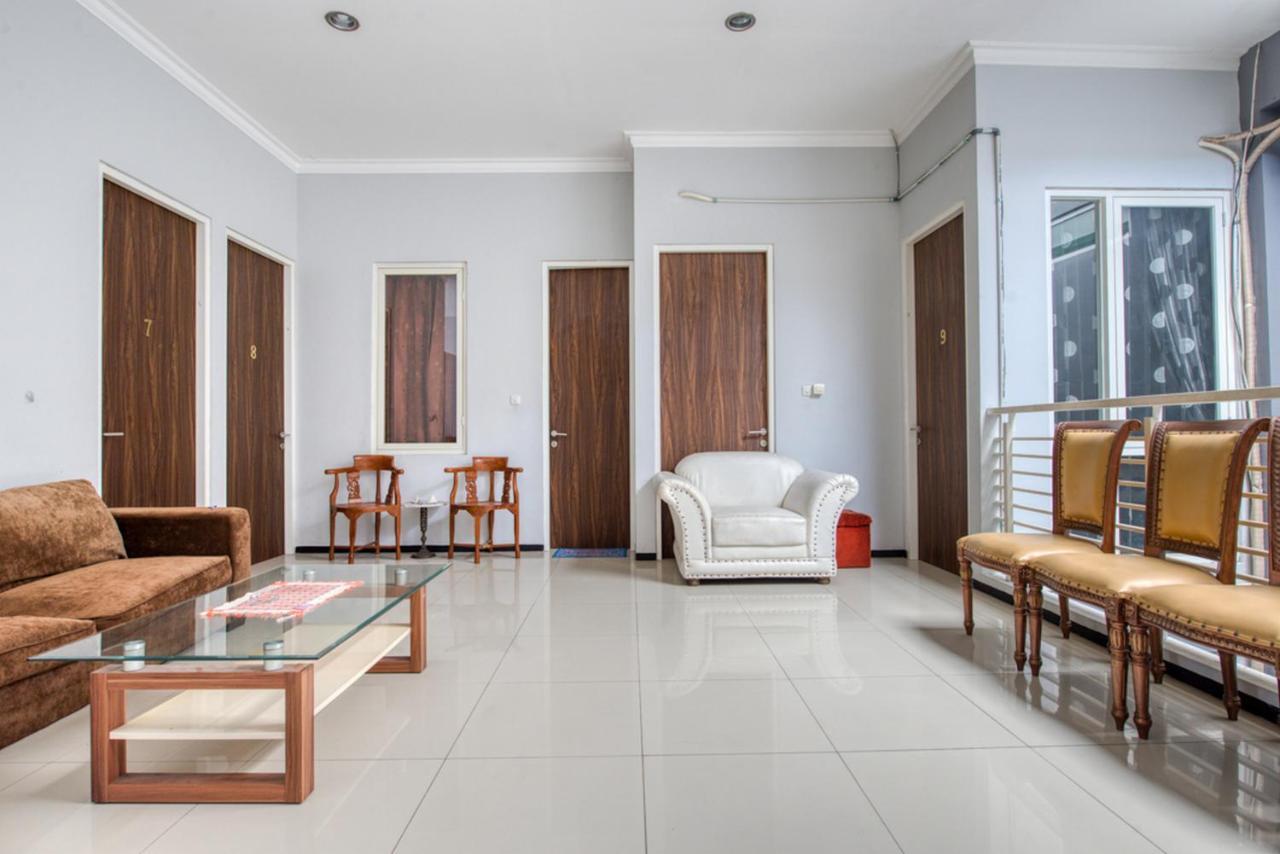 Reddoorz Near Surabaya Zoo Hotel Ngoại thất bức ảnh